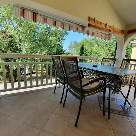 Apartment Mir Nin