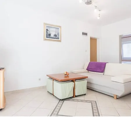 Mir Apartment Nin