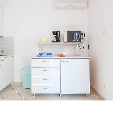 Mir Apartment Nin